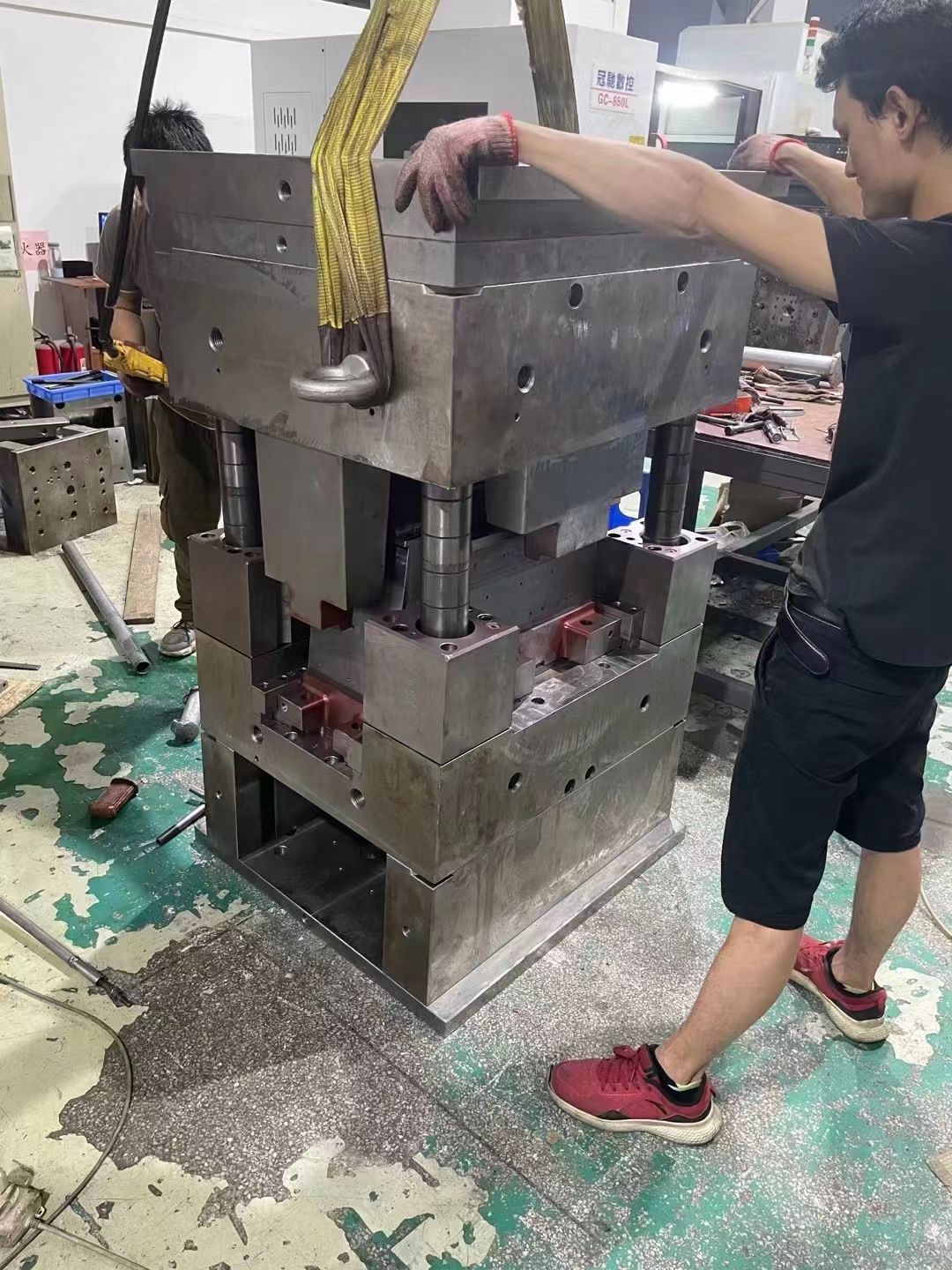精密模具